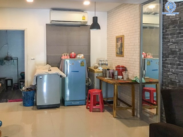 ทาวน์เฮ้าส์มือสอง ม.พฤกษา105 ฉลองกรุง-ลาดกระบัง เนื้อที่ 17.30 ตร.ว. ฟังก์ชัน 3 ห้องนอน 2 ห้องน้ำ 1 ที่จอดรถ บ้านสวยพร้อมเข้าอยู่  แถมแอร์ 1 เครื่อง  บนทำเลที่เชื่อมต่อถนน ลาดกระบัง, ฉลองกรุง ราคาถูกมาก รีบจองเลย!...